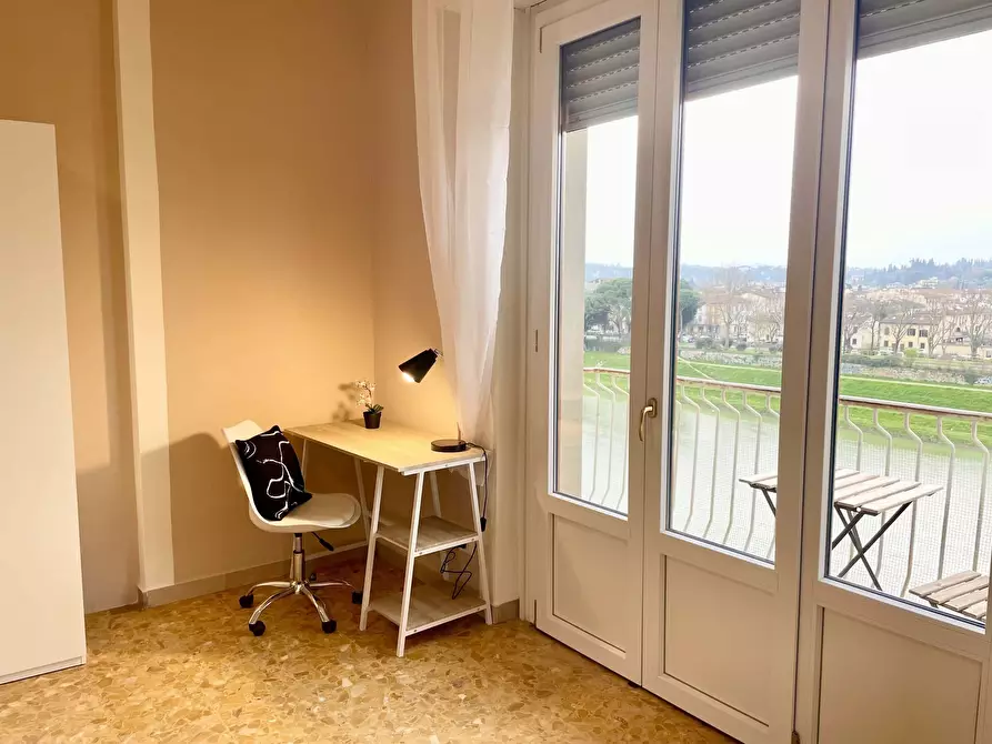 Immagine 6 di Camera in affitto  in Lungarno Amerigo Vespucci60 a Firenze
