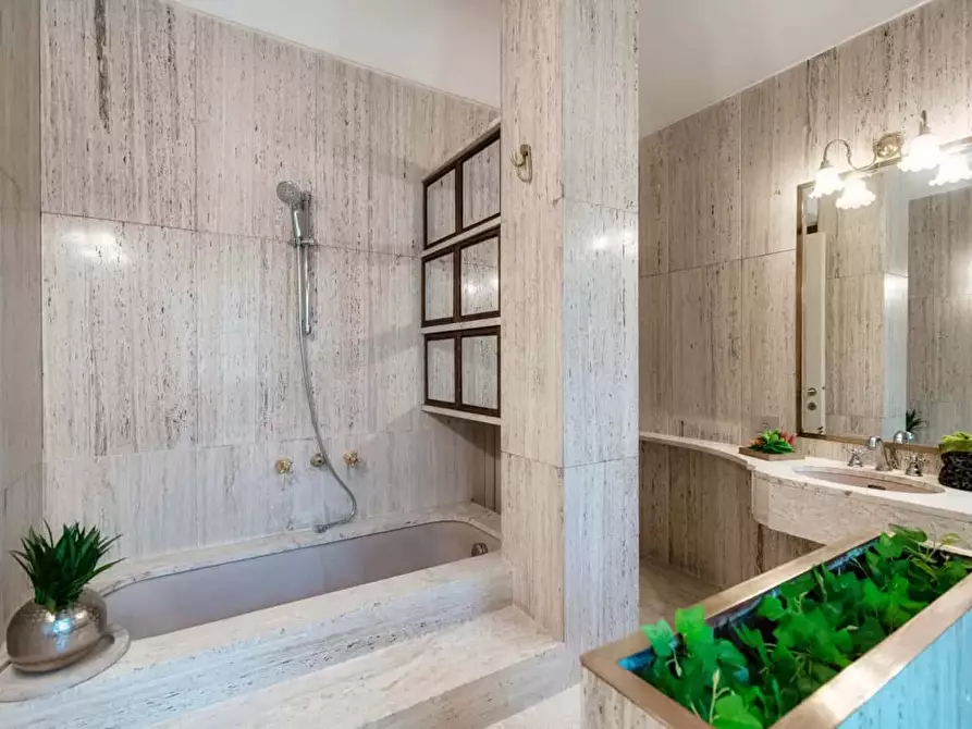 Immagine 31 di Appartamento in affitto  in Via Bellinzona55 a Como