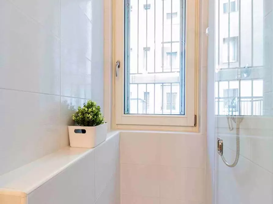 Immagine 23 di Camera in affitto  in Corso Vercelli25 a Milano