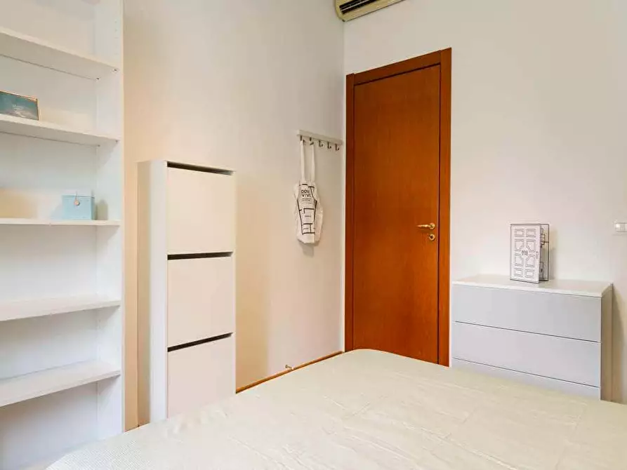 Immagine 2 di Camera in affitto  in Viale Emilio Caldara24a a Milano