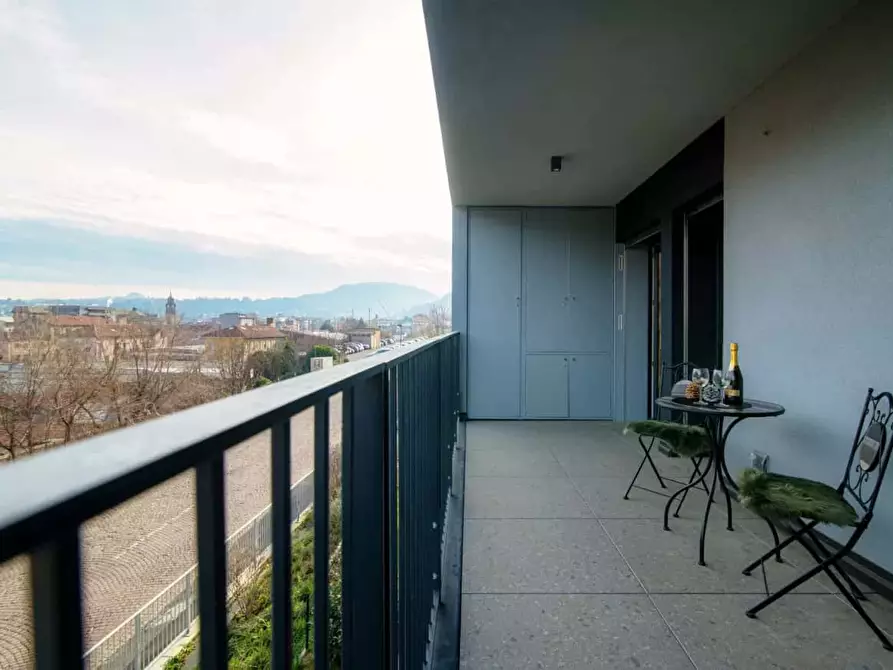 Immagine 22 di Appartamento in affitto  in Via Corrado e Giulio Venini a Como