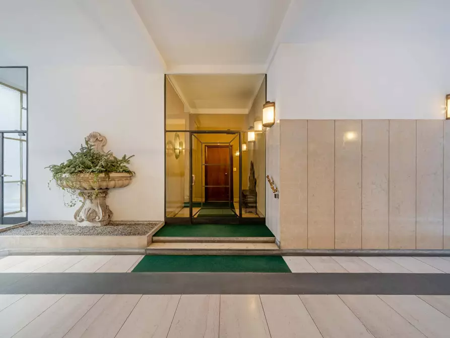 Immagine 64 di Appartamento in affitto  in Via Borgonuovo4 a Milano