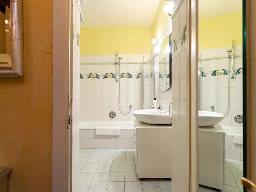 Immagine 9 di Appartamento in affitto  in Via Sant'Antonino12 a Firenze