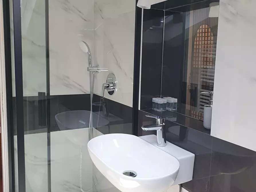 Immagine 13 di Appartamento in affitto  in Via Volturno40 a Roma