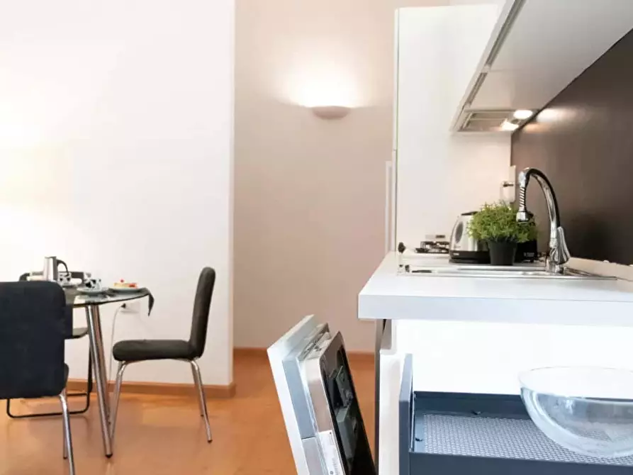 Immagine 10 di Appartamento in affitto  in Via Aurora31 a Roma