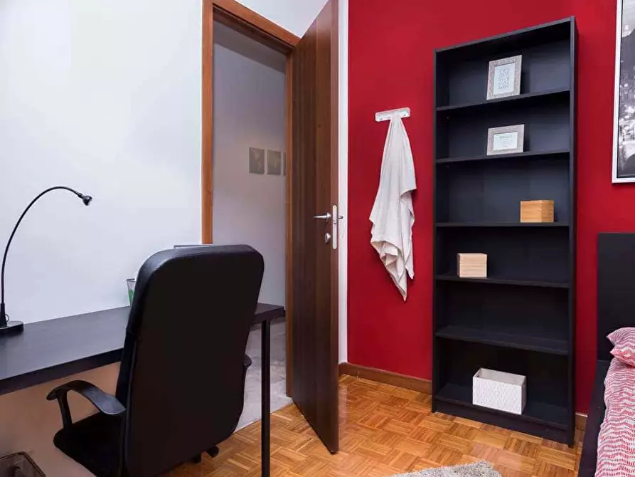 Immagine 7 di Camera in affitto  in Via Monte San Genesio27 a Milano