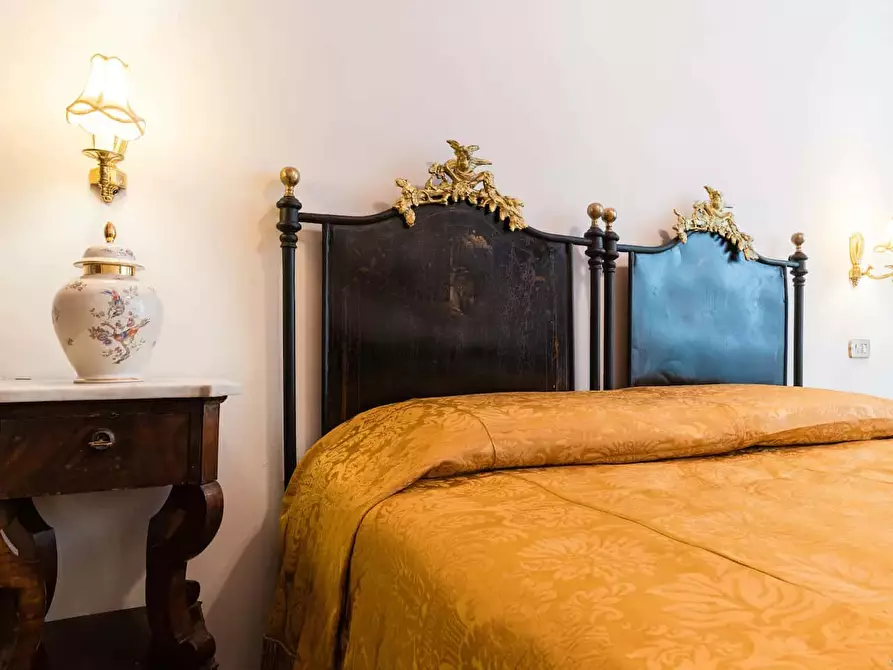 Immagine 17 di Appartamento in affitto  in Via Fillungo1 a Lucca