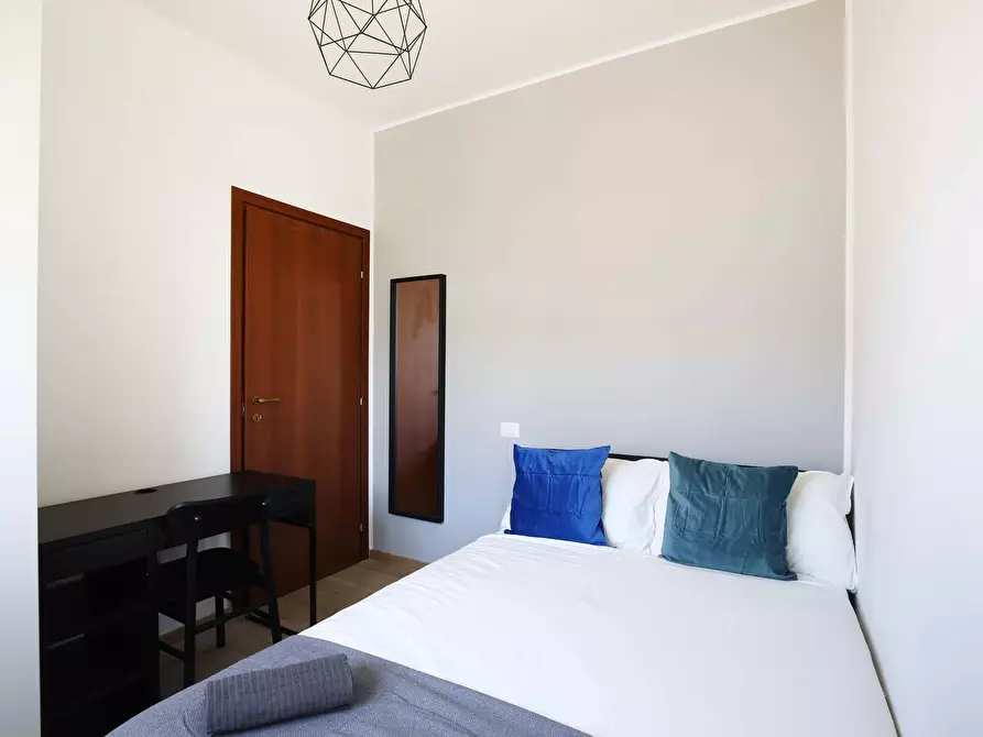 Immagine 6 di Camera in affitto  in Via Carlo Marx6 a Milano