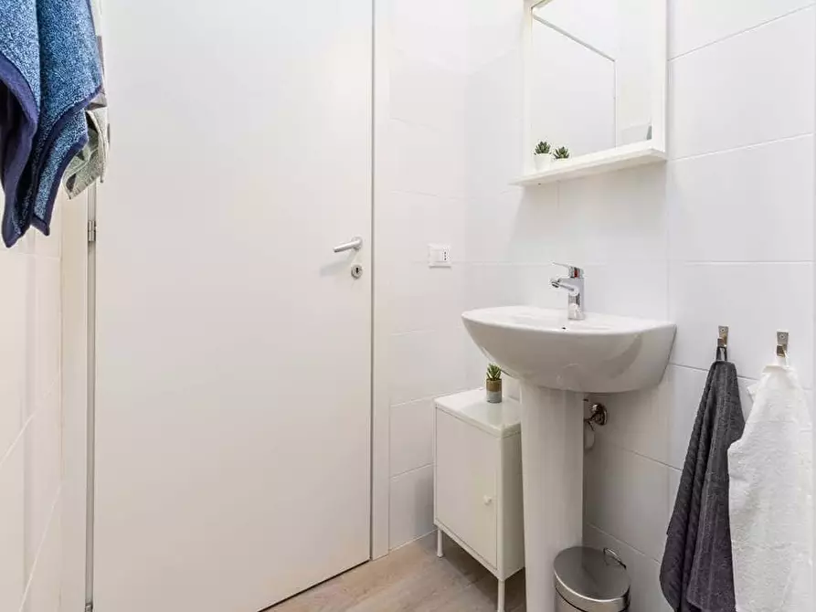 Immagine 16 di Camera in affitto  in Via Natale Battaglia27 a Milano