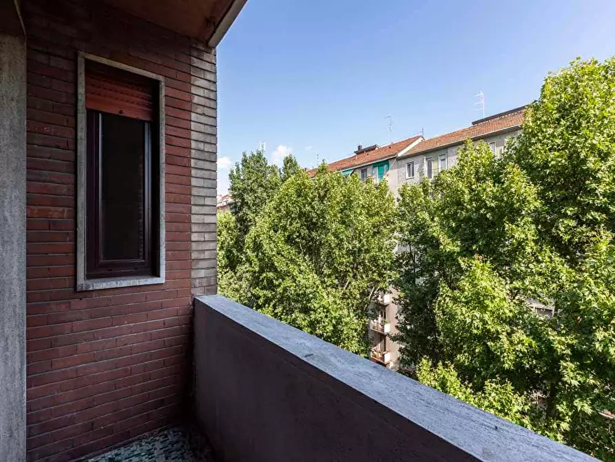 Immagine 4 di Camera in affitto  in Via Lorenteggio84 a Milano