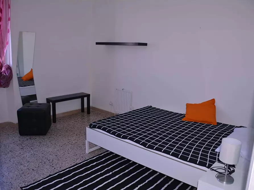 Immagine 1 di Camera in affitto  in Via Ingurtosu9 a Cagliari