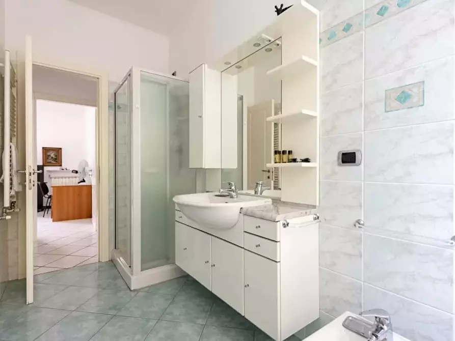 Immagine 27 di Appartamento in affitto  in Via Colonnello Enrico Franceschi a Chiavari