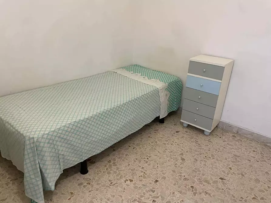 Immagine 1 di Camera in affitto  in Via Giuseppe Macchi78 a Roma