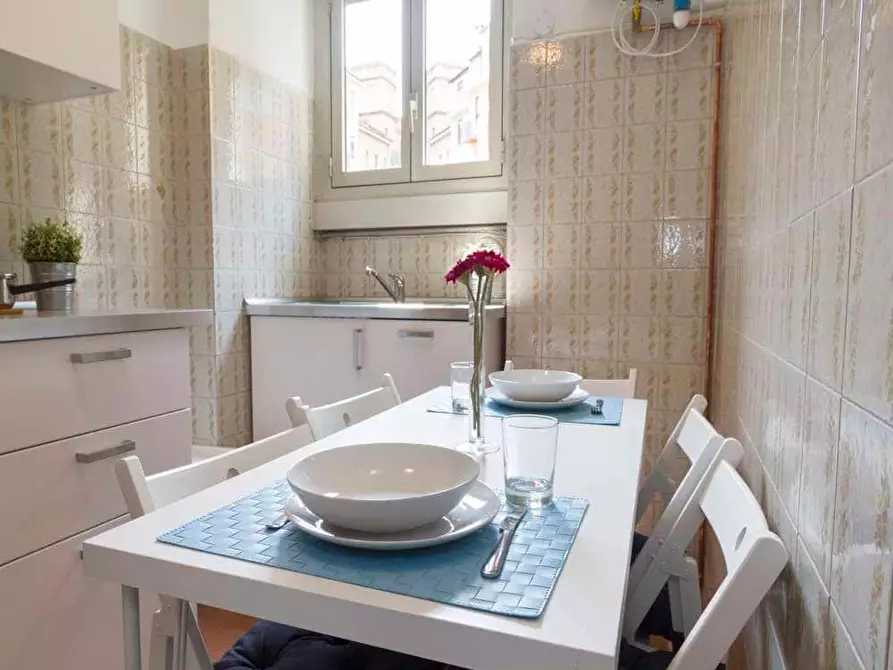 Immagine 22 di Camera in affitto  in Via Tarquinio Prisco3 a Milano