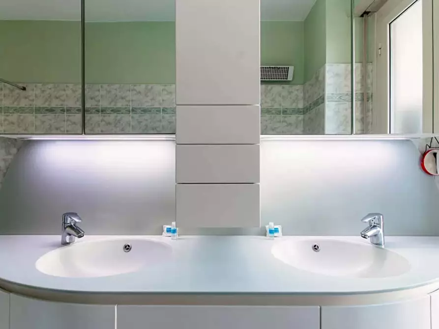 Immagine 22 di Appartamento in affitto  in Piazzale Milano5 a Campione D'italia