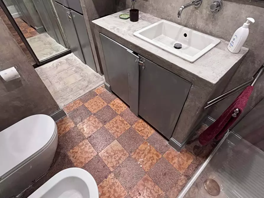 Immagine 36 di Appartamento in affitto  in Via Dacia30 a Roma