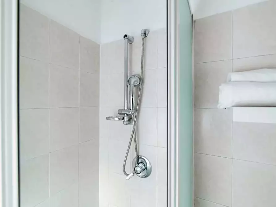 Immagine 25 di Appartamento in affitto  in Piazza Roma29 a Como