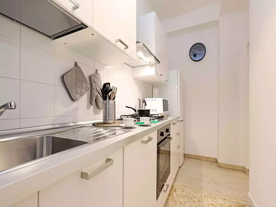 Immagine 18 di Camera in affitto  in Via Oderisi da Gubbio198 a Roma