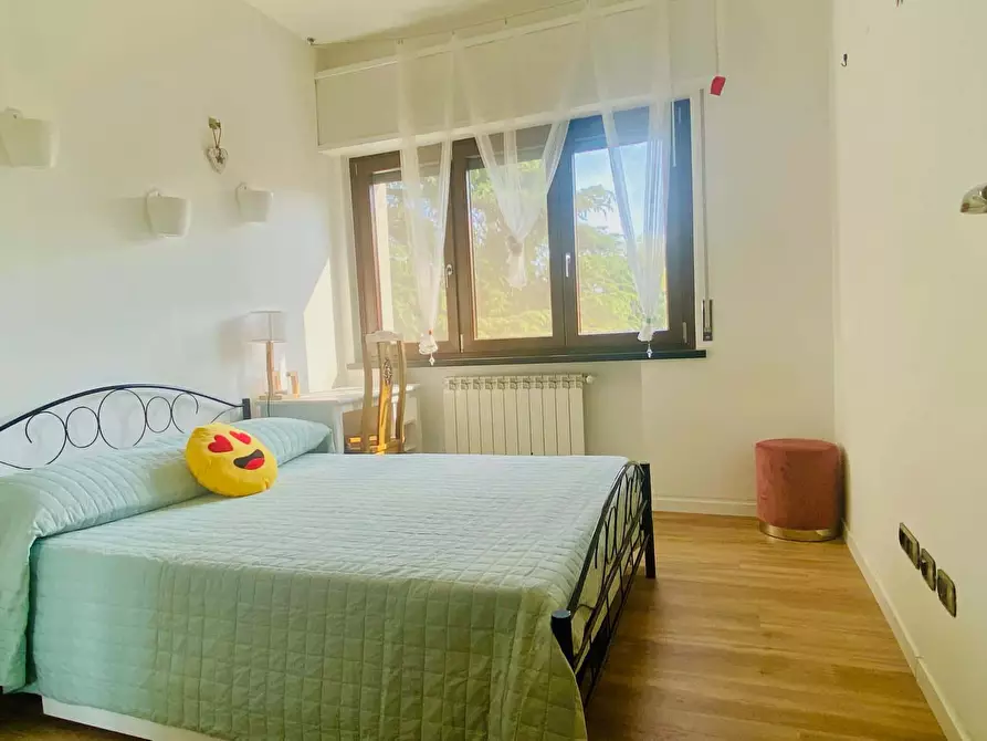 Immagine 1 di Camera in affitto  in Via Sesto Calende16 a Milano