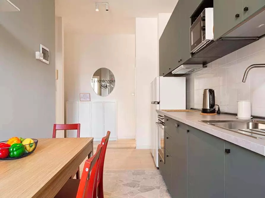 Immagine 14 di Camera in affitto  in Via Lorenteggio80 a Milano