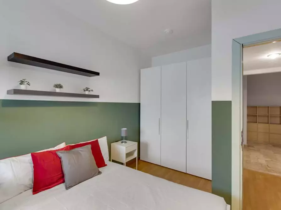 Immagine 3 di Camera in affitto  in Via Egadi7 a Milano