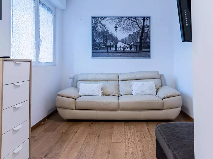 Immagine 11 di Appartamento in affitto  in Viale Marche64 a Milano
