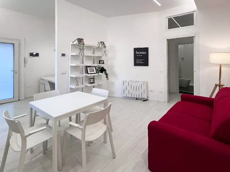 Immagine 3 di Appartamento in affitto  in Via Conte Rosso36 a Milano