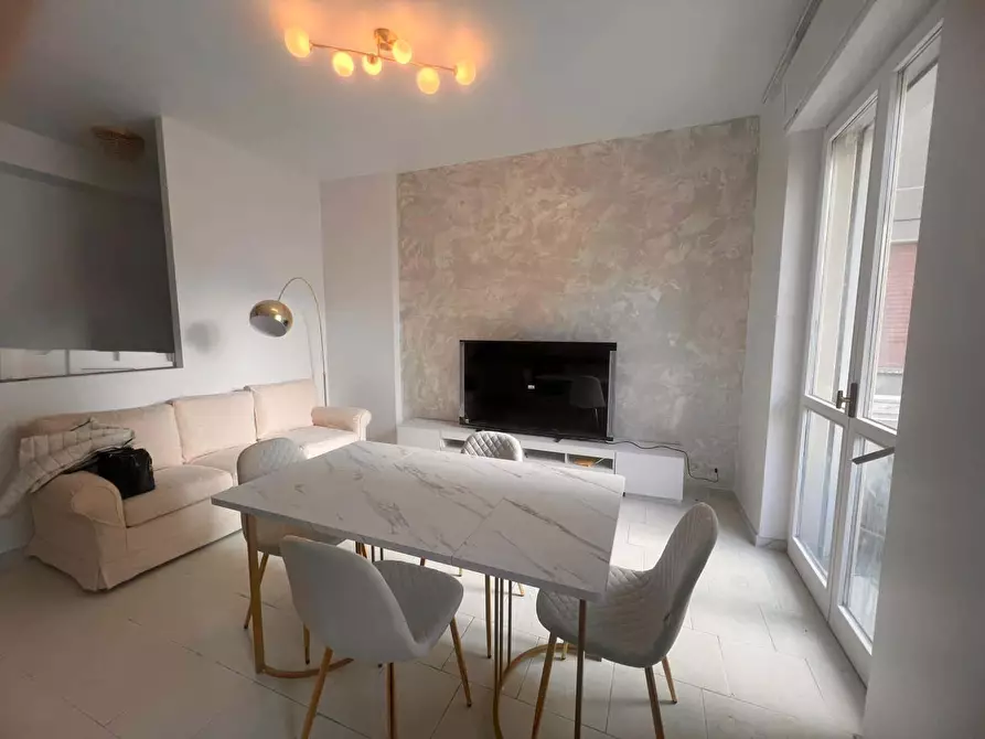 Immagine 2 di Appartamento in affitto  in Via Mac Mahon73 a Milano