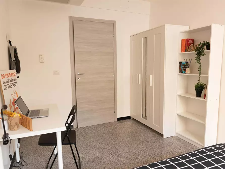 Immagine 2 di Camera in affitto  in Via Dante Alighieri108 a Cagliari