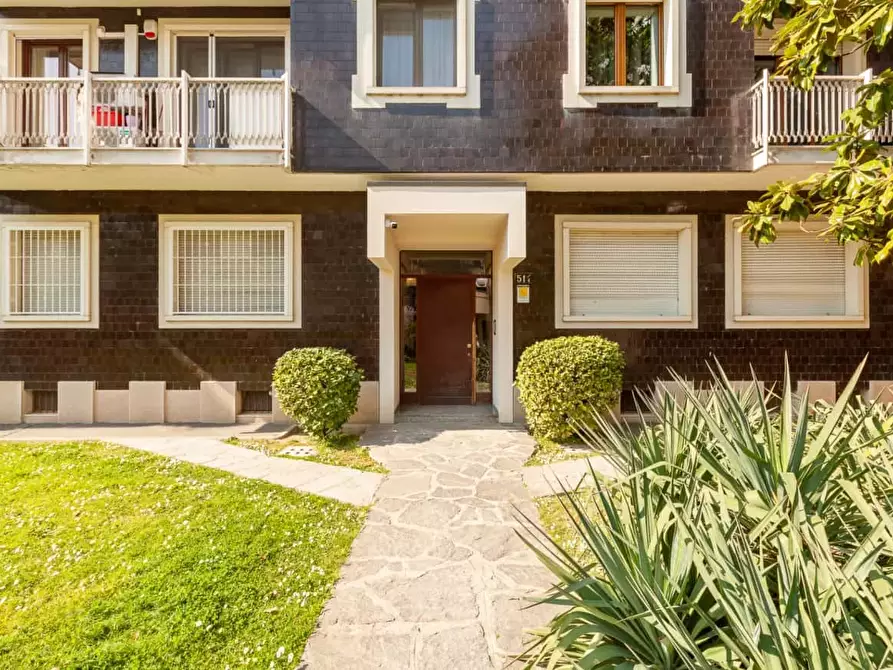 Immagine 38 di Appartamento in affitto  in Via Friuli51 a Milano