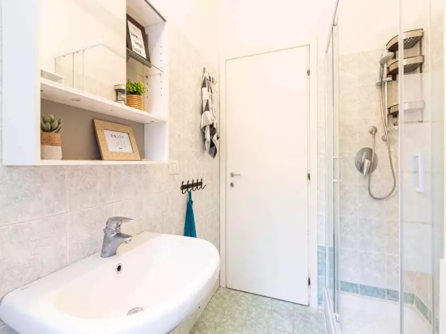 Immagine 22 di Camera in affitto  in Corso Vercelli25 a Milano