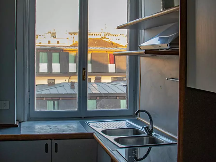 Immagine 13 di Appartamento in affitto  in Via dei Piatti8 a Milano