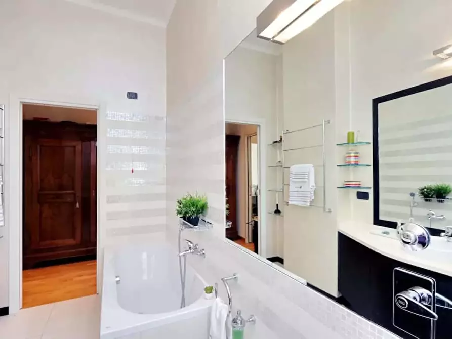 Immagine 28 di Appartamento in affitto  in Via Andrea Solari a Milano