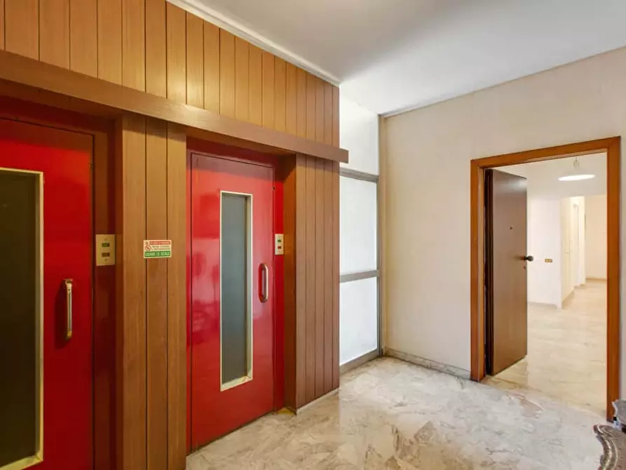 Immagine 12 di Camera in affitto  in Via Egadi7 a Milano