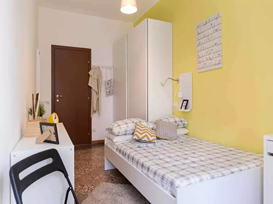 Immagine 2 di Camera in affitto  in Viale Giovanni Vicini20 a Bologna
