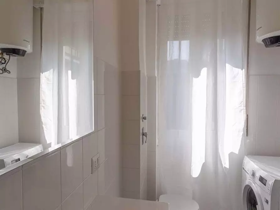 Immagine 37 di Camera in affitto  in Viale San Gimignano4 a Milano