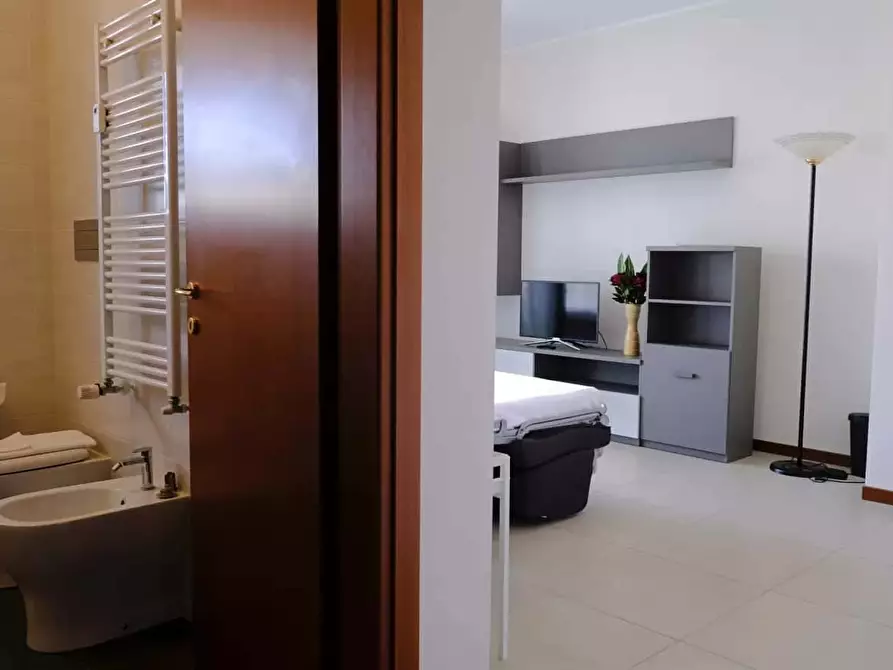 Immagine 9 di Appartamento in affitto  in Via Corno di Cavento21 a Milano