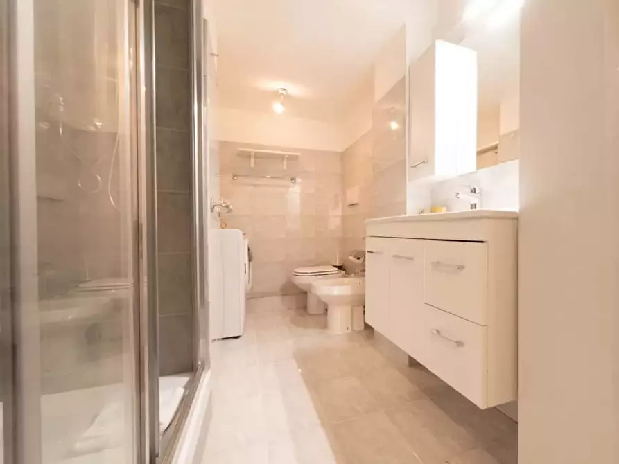 Immagine 13 di Appartamento in affitto  in Via Sardegna29 a Roma