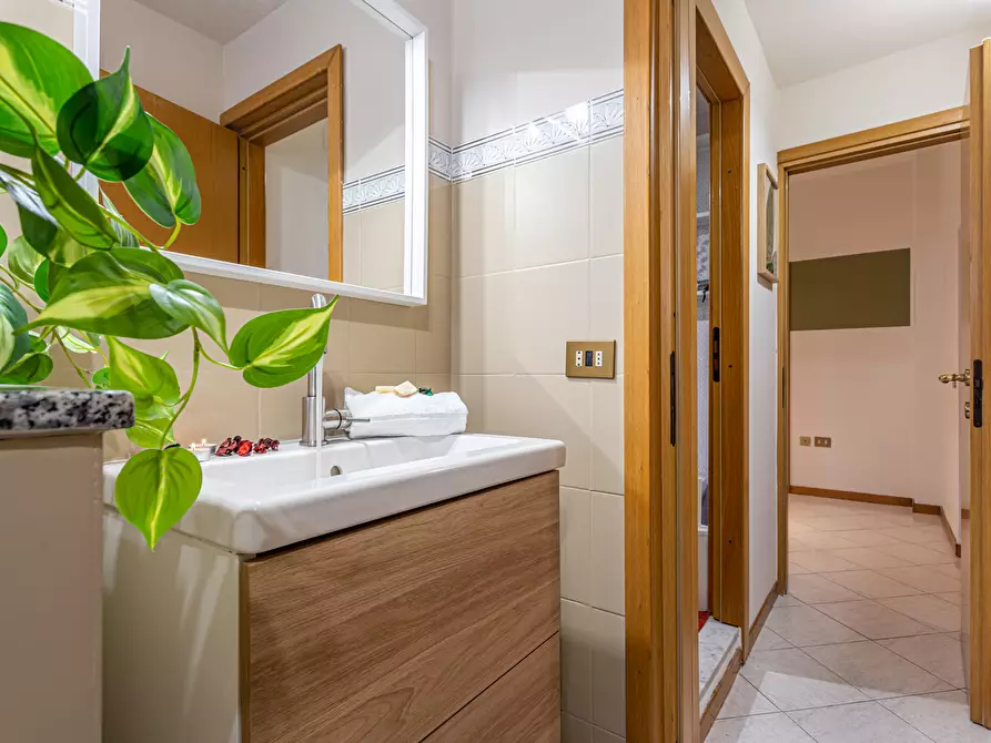 Immagine 38 di Appartamento in affitto  in Via Benedetta8 a Roma