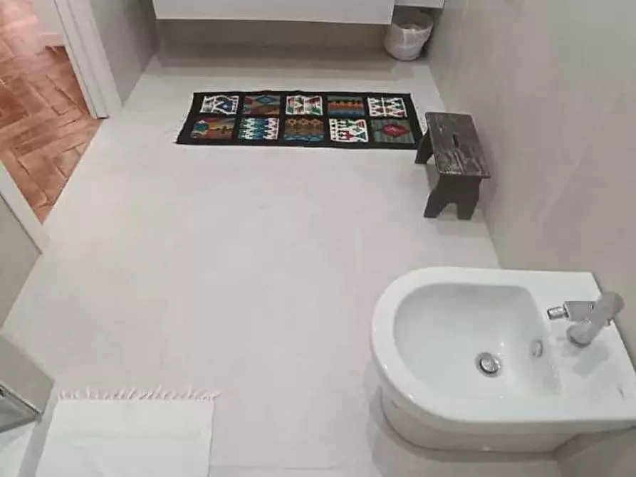 Immagine 2 di Appartamento in affitto  in Discesa Gaiola72 a Napoli