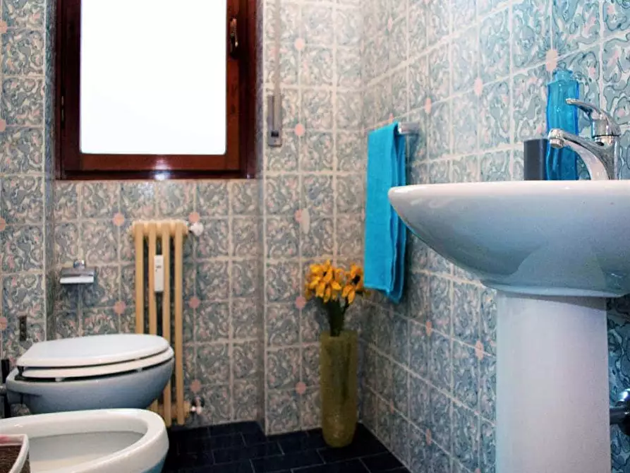 Immagine 13 di Camera in affitto  in Via Andrea Costa11 a Milano