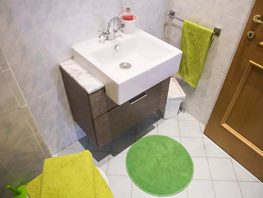 Immagine 37 di Appartamento in affitto  in Via Casilina3u a Roma