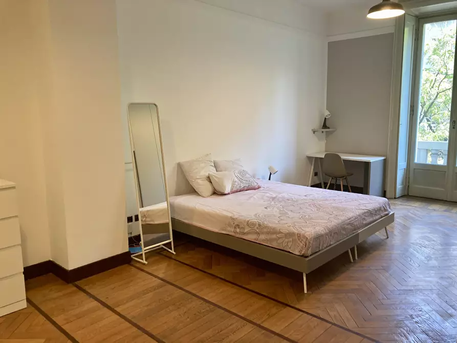 Immagine 3 di Camera in affitto  in Viale Regina Giovanna38 a Milano