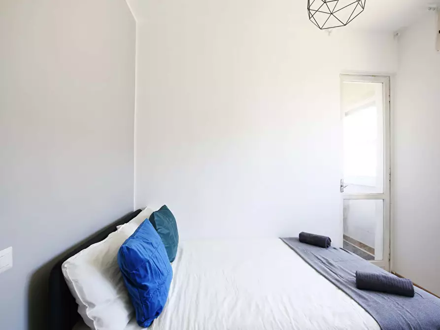 Immagine 1 di Camera in affitto  in Via Carlo Marx6 a Milano