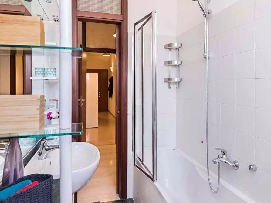 Immagine 40 di Camera in affitto  in Via Giuseppe Frua16 a Milano