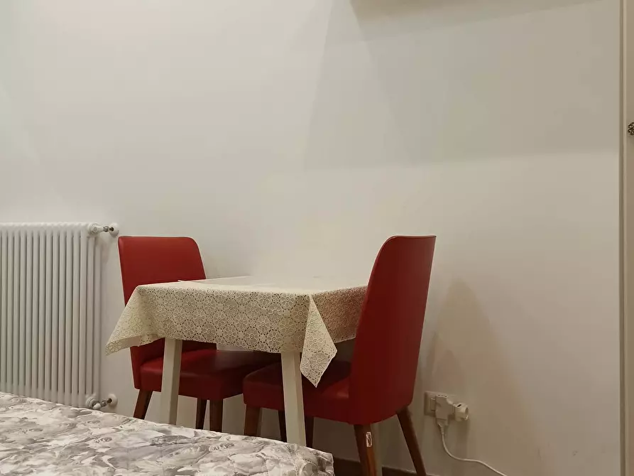 Immagine 10 di Appartamento in affitto  in Via Castell'Umberto27 a Roma