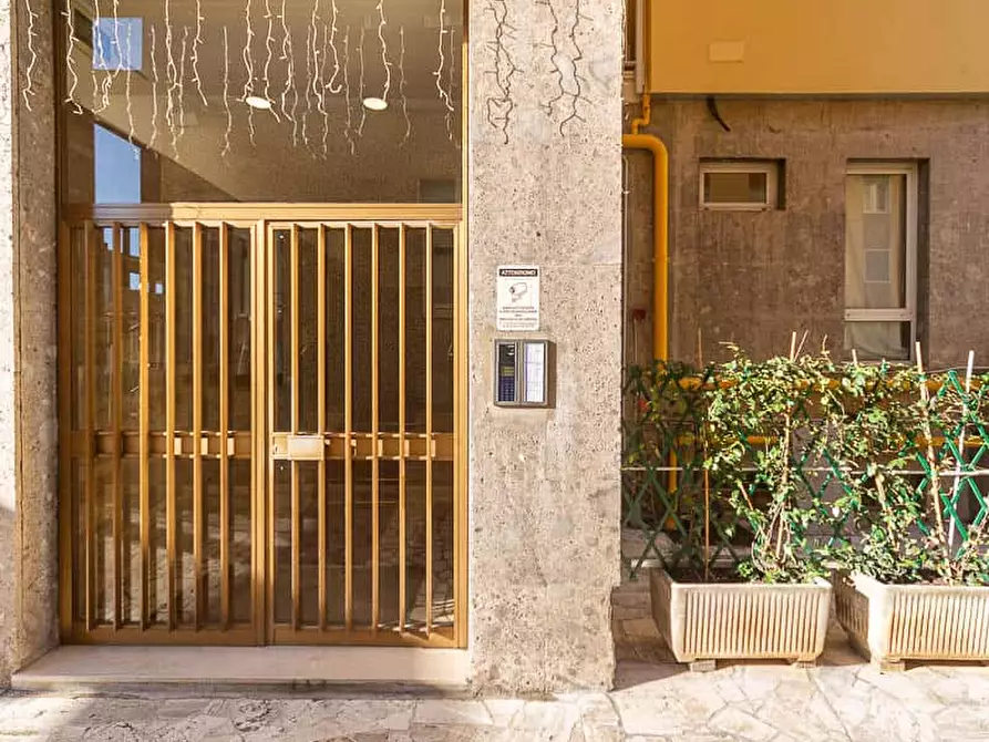 Immagine 69 di Appartamento in affitto  in Via Salasco5 a Milano