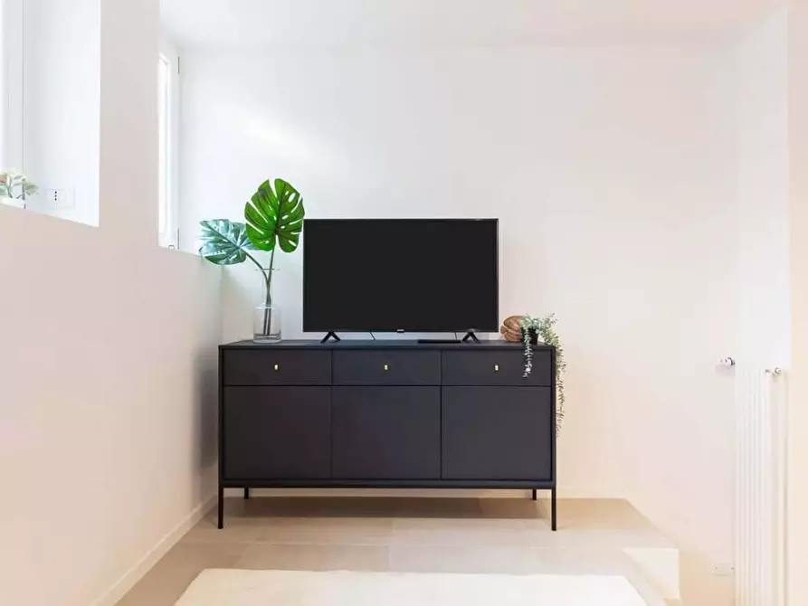 Immagine 11 di Appartamento in affitto  in Via Val Strona6 a Milano