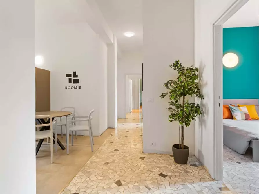 Immagine 10 di Camera in affitto  in Viale Vittorio Veneto22 a Milano