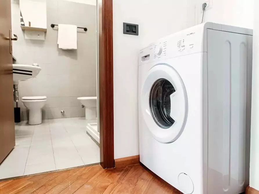 Immagine 6 di Appartamento in affitto  in Via Luigi Cadorna5 a Como